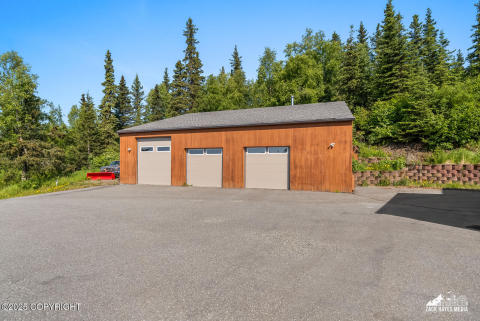 081-11411snowlinedr_ZHM_081 081-11411snowlinedr_ZHM_081