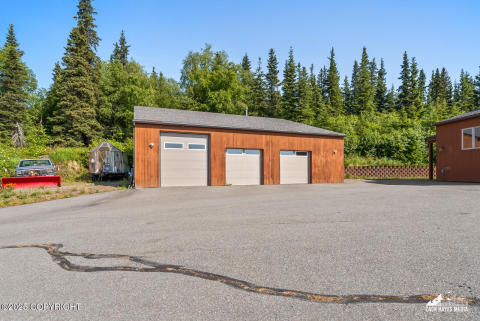 082-11411snowlinedr_ZHM_082 082-11411snowlinedr_ZHM_082