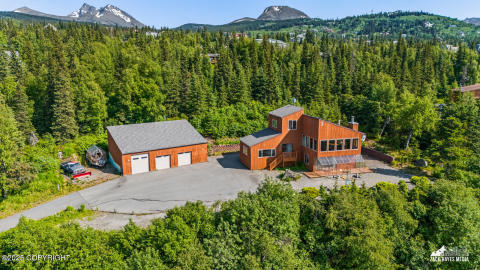 089-11411snowlinedrdrone_ZHM_005 089-11411snowlinedrdrone_ZHM_005