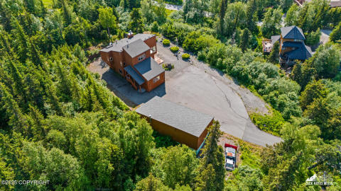 102-11411snowlinedrdrone_ZHM_018 102-11411snowlinedrdrone_ZHM_018