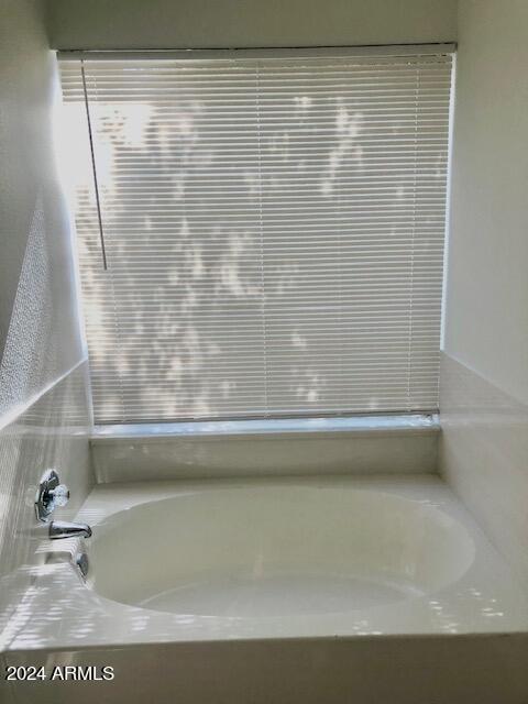 LRG. Soaker Tub