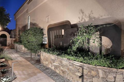 Night-Courtyard2