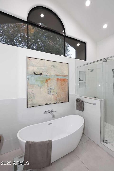 2nd Primary Bedroom-Ensuite-Tub