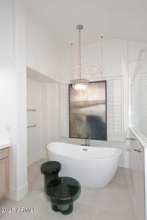 Primary Bath-Freestanding Tub