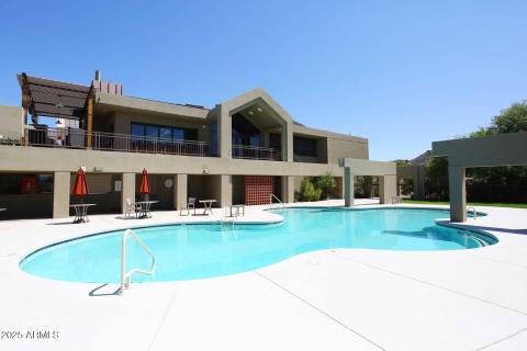 Troon-Community Pool2
