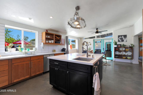 Kitchen - Views of Backyard