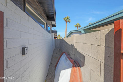 Side Yard - Gated