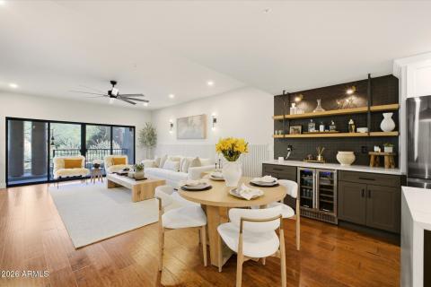 Dining Area with Wet Bar Dining Area with Wet Bar