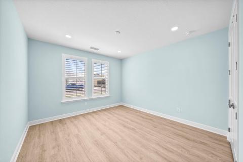 7-web-or-mls-9441 Escape Ave-13