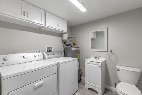 Laundry/Bath
