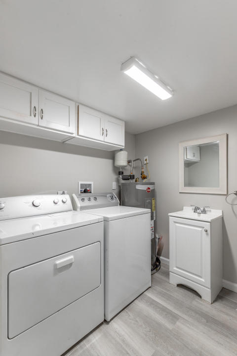 Laundry/Bath
