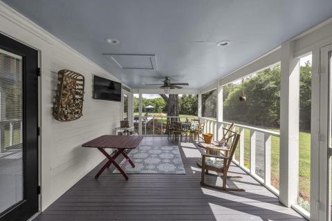 Screened In Porch