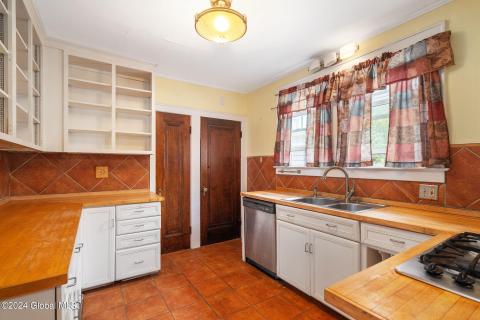 14-1162ArdsleyRd_14