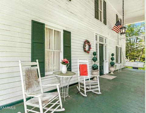 Front porch sitting & swing