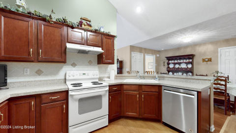 10223 Pine Glen Cir-13 10223 Pine Glen Cir-13