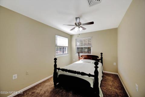 17-Bedroom