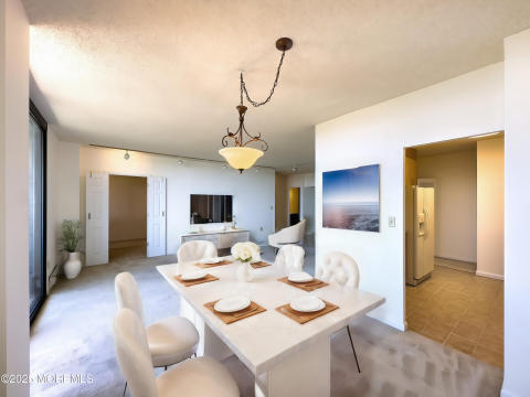 V Dining rm