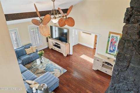 39-Living from Landing