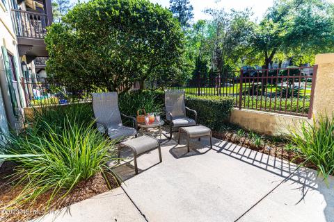 Peaceful Private Patio