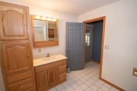 61216 N Main Jones  Bathroom  5