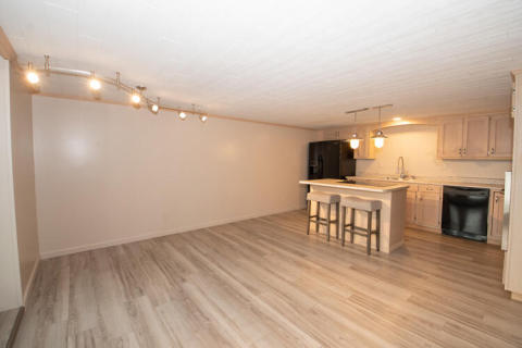 61216 N Main Jones  Kitchen 2