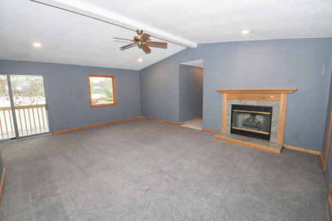 61216 N Main Jones  Living room  3
