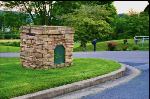Bugaboo Springs Entrance