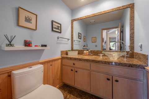 Guest half bath