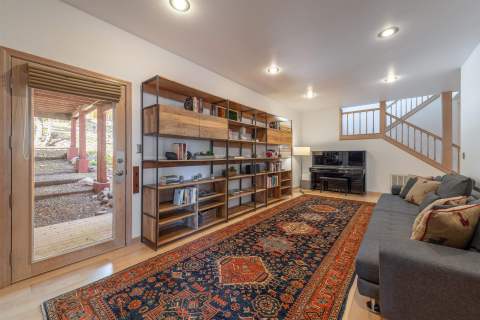 Den/Library