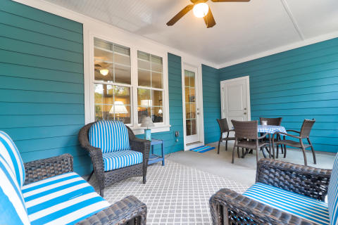 Screen porch
