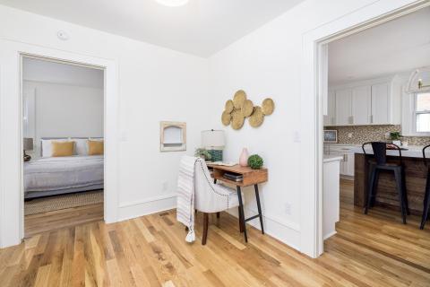 Office/study/den Office/study/den