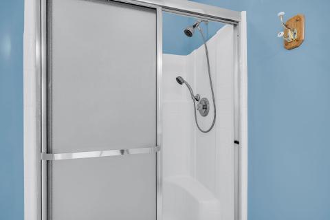 Master Bath soaking jetted tub