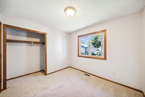 13_interior.jpg