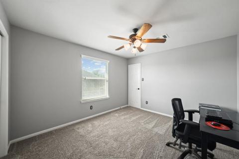 Game Room With Amazing Lakeview!