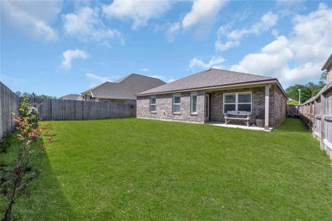 Large private backyard ready for your pool