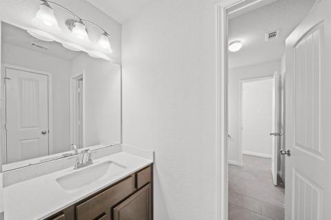 4th Upstairs Hollywood Bathroom