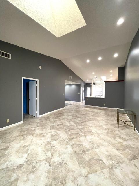 Living room pic 2