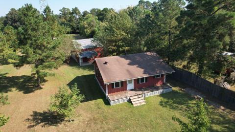 A 30x30 workshop/barn in the back. A 30x30 workshop/barn in the back.