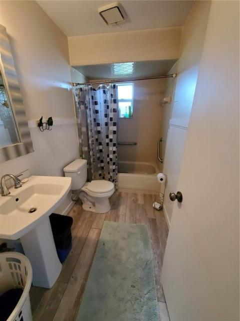 Hallway to the split bedrooms