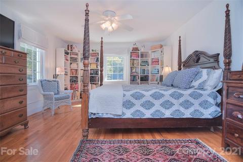 Huge guest or 2nd owner's suite Huge guest or 2nd owner's suite