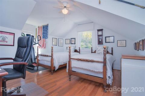 4th bedroom in main home, tons of storage in this house! 4th bedroom in main home, tons of storage in this house!