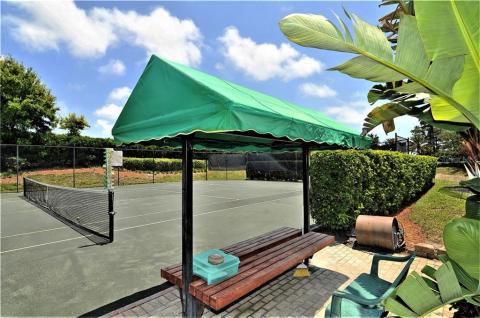 Har-tru tennis court