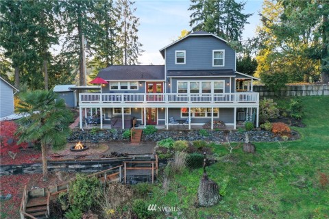 Welcome home to your beautiful lakefront custom craftsman on Lake St. Claire. Welcome home to your beautiful lakefront custom craftsman on Lake St. Claire.