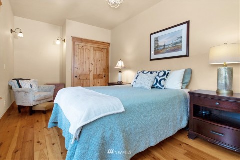 Guest Bedroom on main. Guest Bedroom on main.