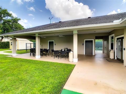 Clubhouse has outside area under cover with bathroom access. Also tennis courts can be accessed through here.