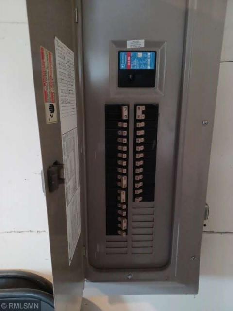 200 amp circuit breakers