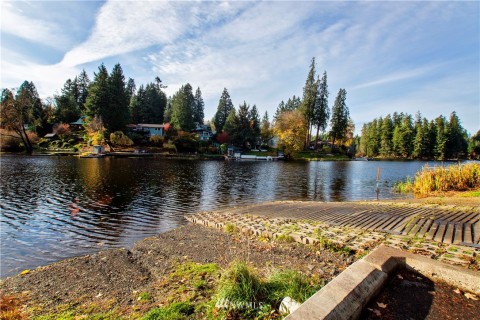 Main boat launch. Main boat launch.