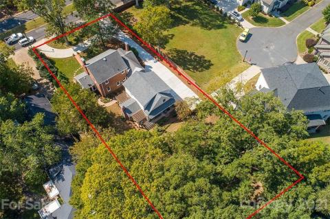 HUGE lot, nearly 3x the size of neighboring lots. Entire back of lot is flat. There is room for a pool and pool house and/or a tennis court HUGE lot, nearly 3x the size of neighboring lots. Entire back of lot is flat. There is room for a pool and pool house and/or a tennis court
